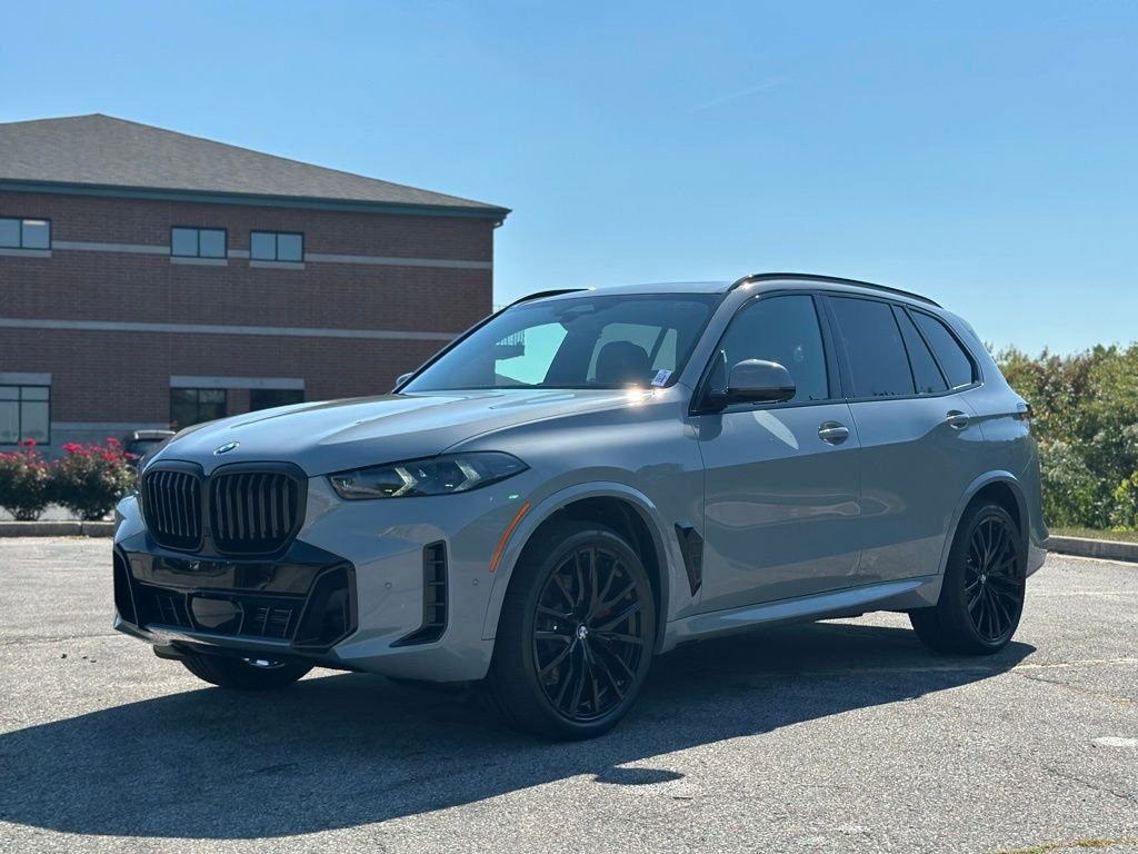 New 2026 BMW X5 xDrive40i w/ M Sport Package AWD/4WD image 3