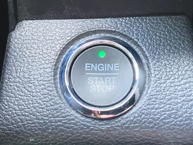 Used 2021 Ford F350 Lariat image 16