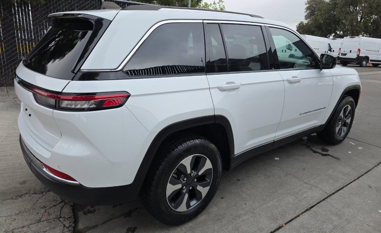 Used 2022 Jeep Grand Cherokee Limited 4xe AWD/4WD image 4