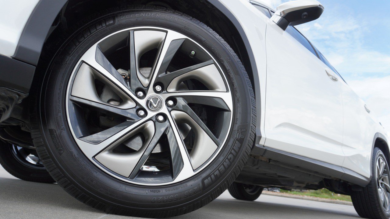 Used 2019 Lexus RX 350L Luxury w/ Accessory Package AWD/4WD image 10