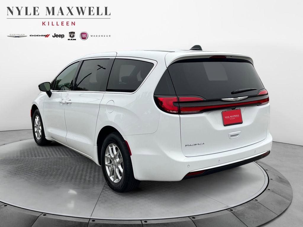 New 2026 Chrysler Pacifica Select image 14