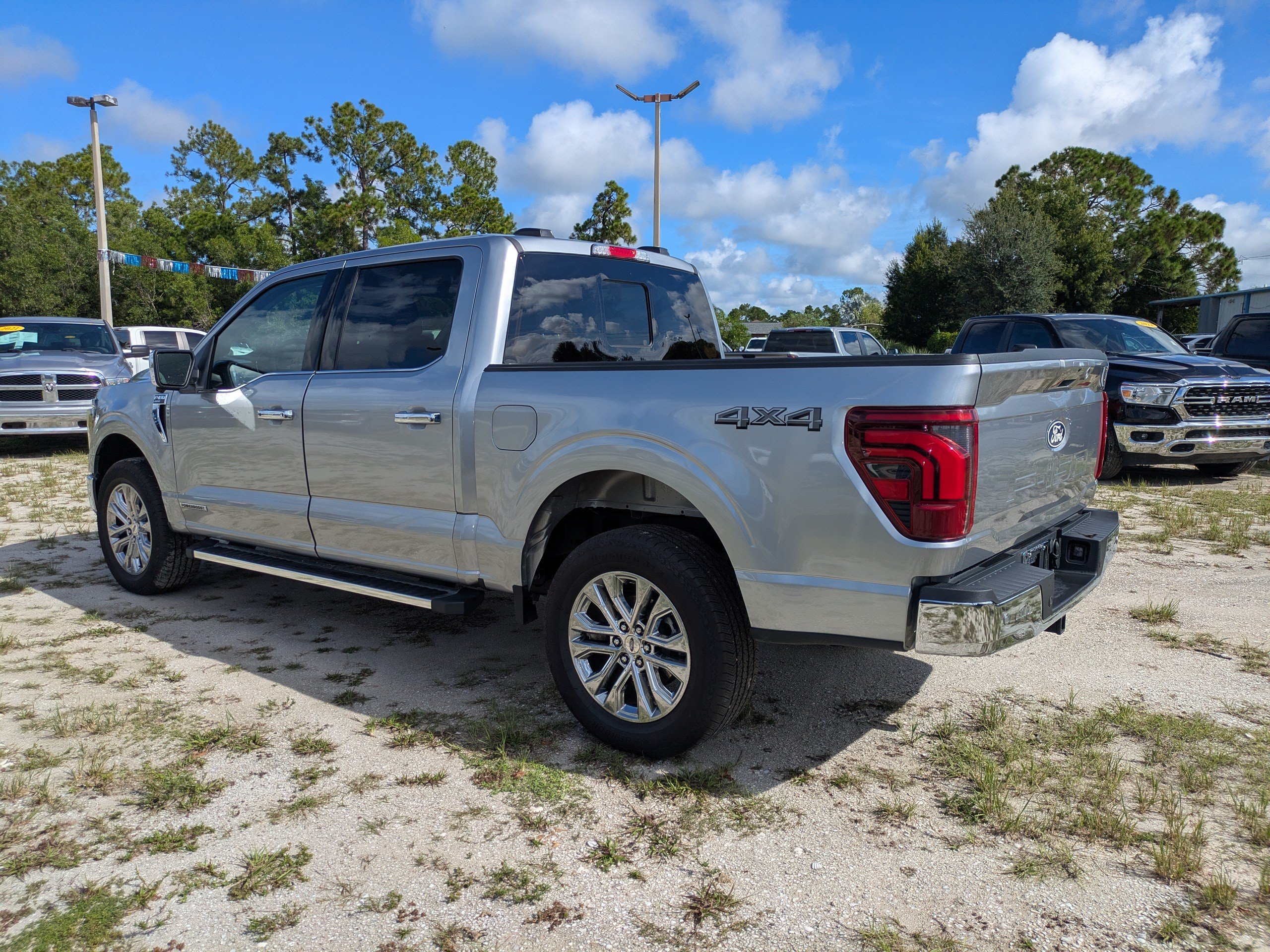 Used 2025 Ford F150 Lariat w/ Equipment Group 501A Mid AWD/4WD image 6