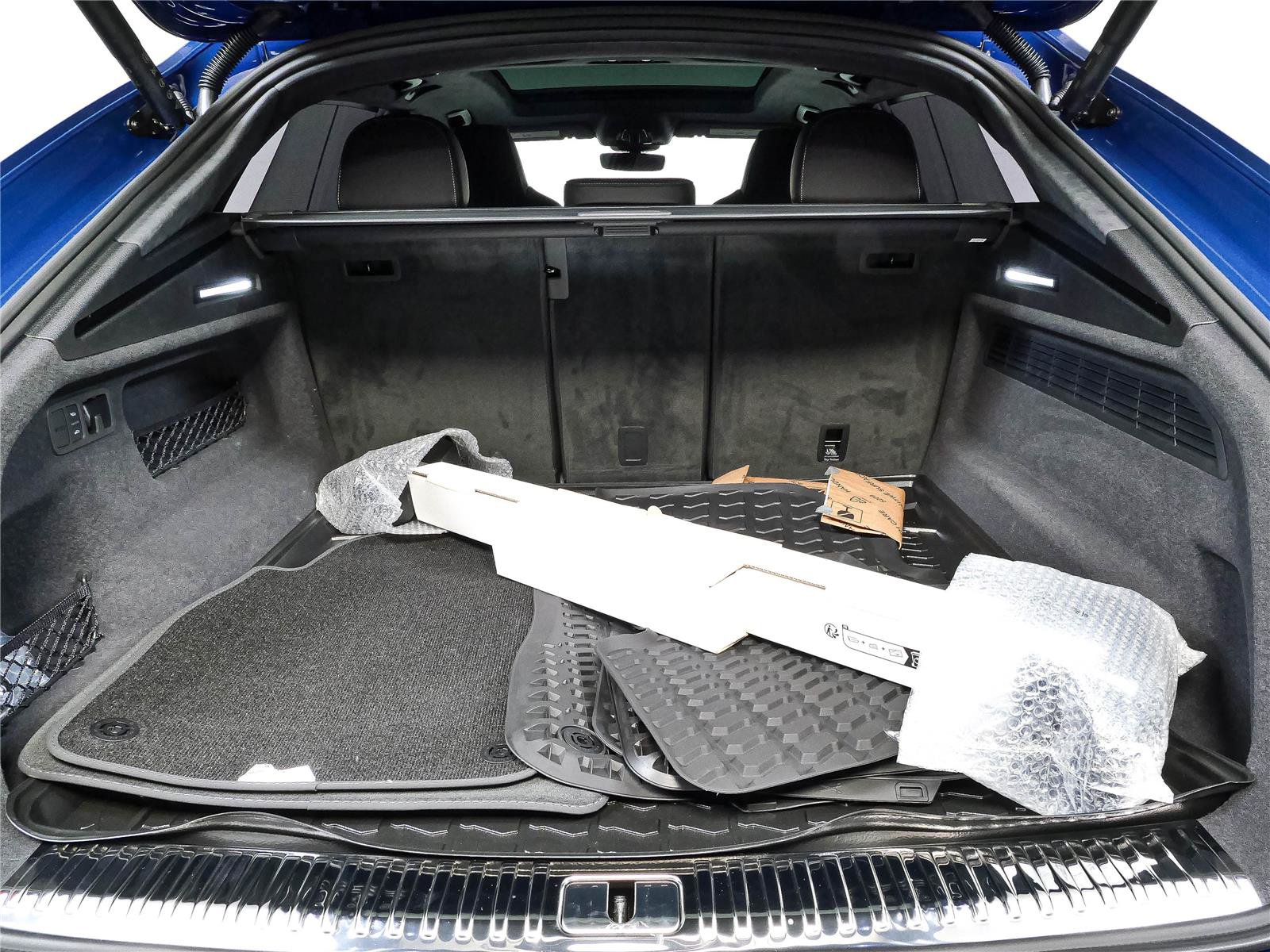 New 2026 Audi SQ8 Prestige AWD/4WD image 29