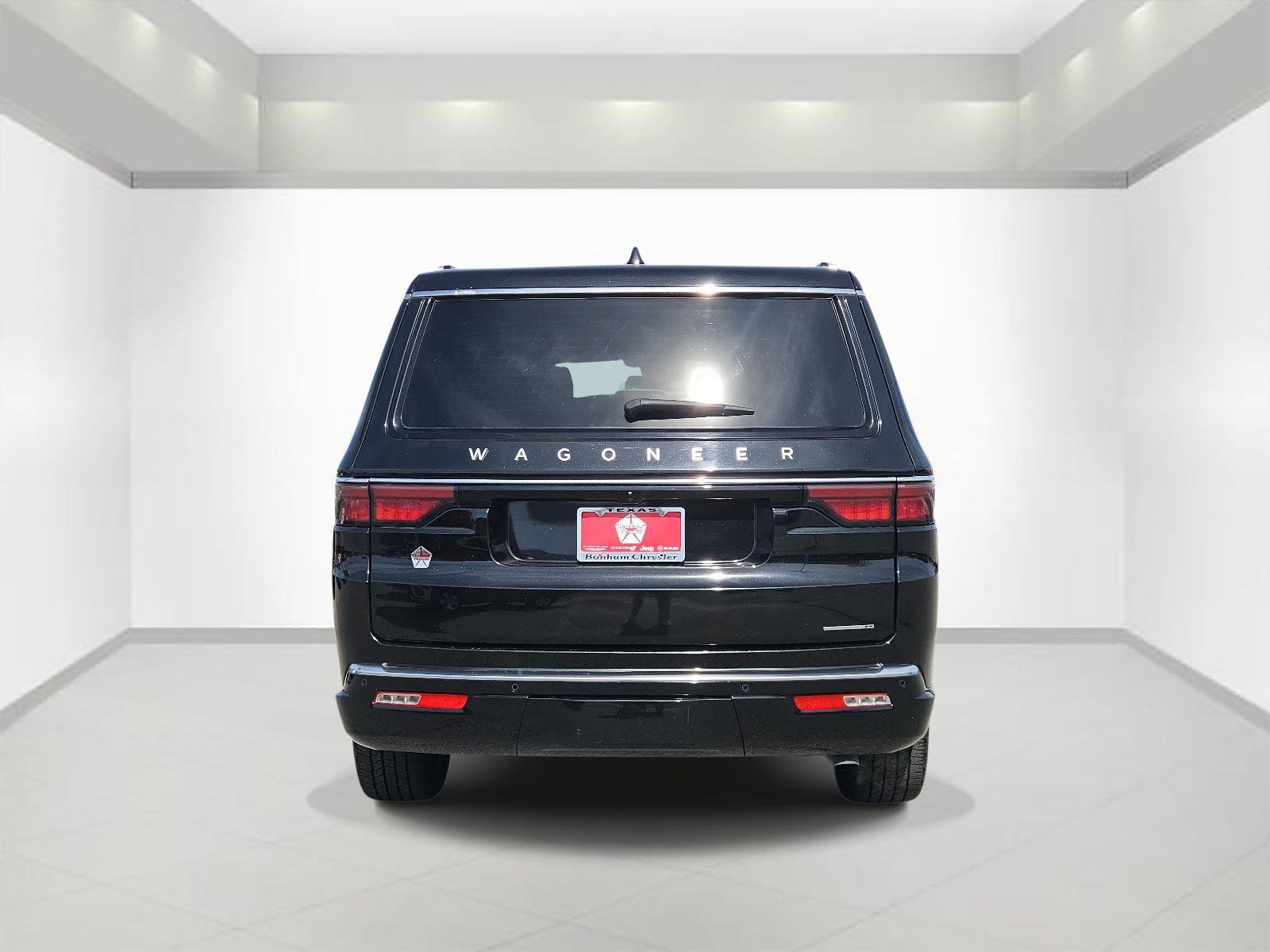 Used 2024 Jeep Wagoneer L Series II w/ Flexible Seating Group image 5