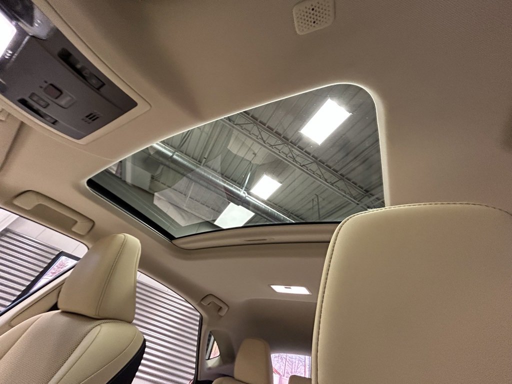 Used 2018 Lexus NX 300h AWD image 54