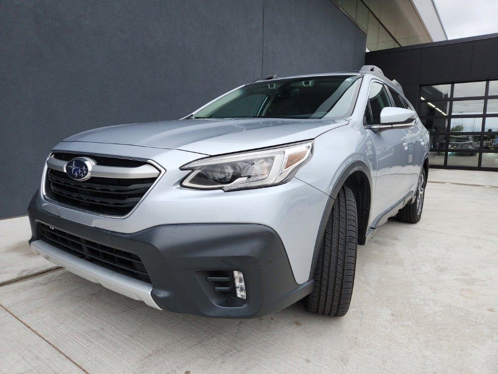 Used 2022 Subaru Outback Limited image 1