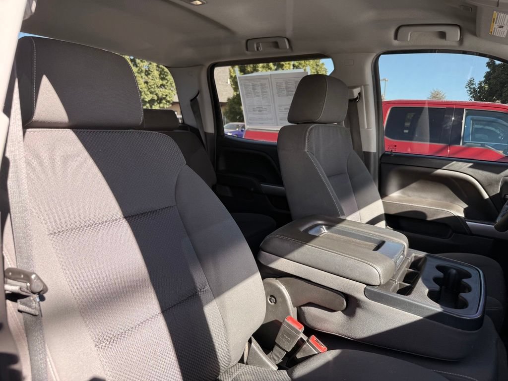 Used 2018 Chevrolet Silverado 1500 LT AWD/4WD image 19