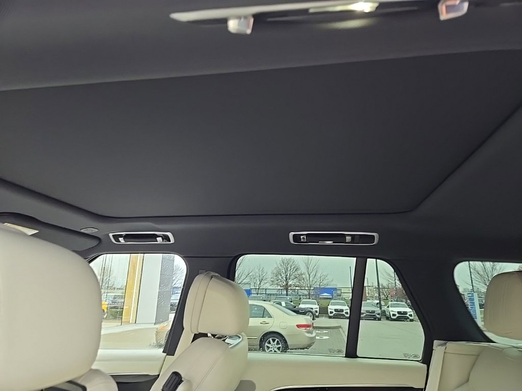 Used 2023 Land Rover Range Rover SE image 15