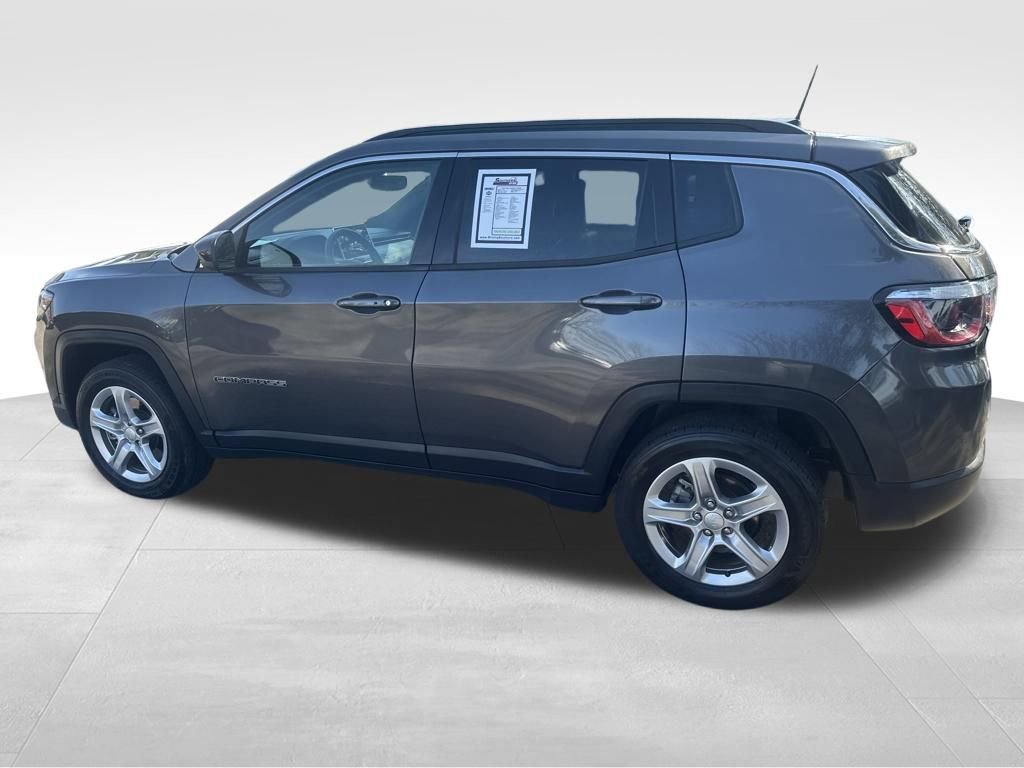 Used 2024 Jeep Compass Latitude image 24