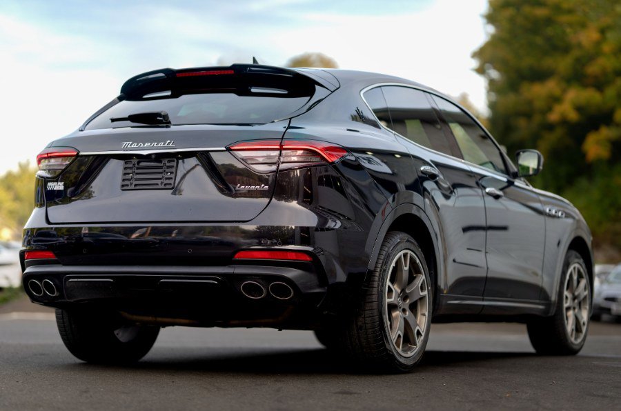 Used 2023 Maserati Levante Modena image 3