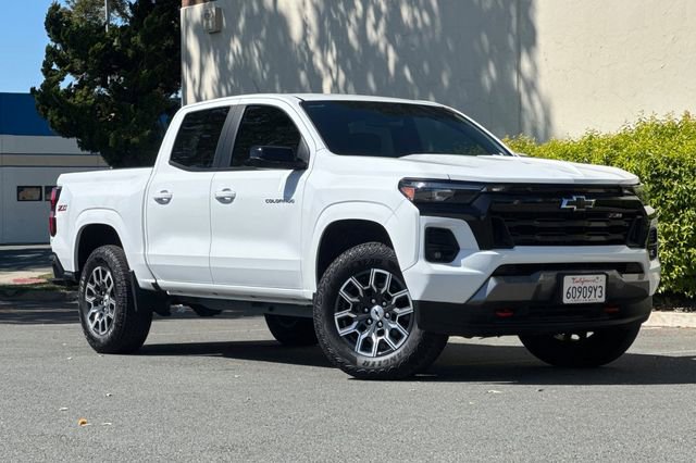 Used 2024 Chevrolet Colorado Z71 w/ Z71 Convenience Package 2 image 2