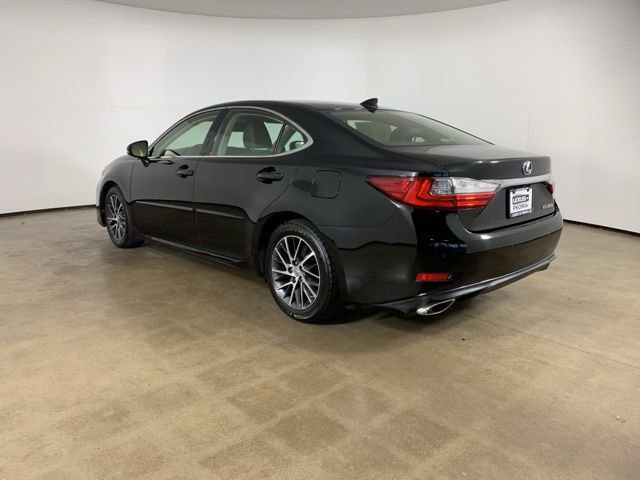Used 2016 Lexus ES 350 w/ Luxury Package w/Wood Trim image 14