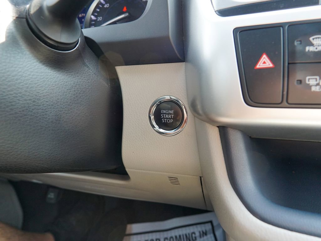 Used 2018 Toyota Highlander Limited Platinum image 26