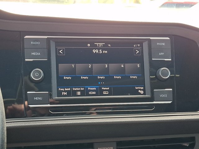 Certified 2023 Volkswagen Jetta SE w/ Panoramic Sunroof Package FWD image 22