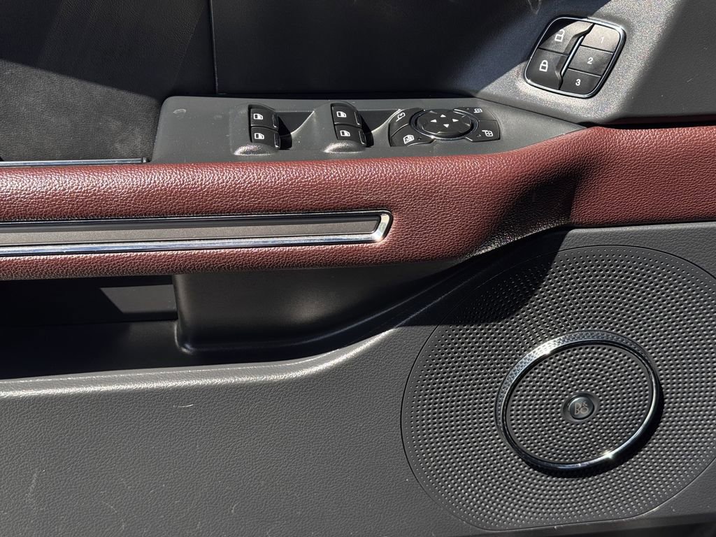 Used 2024 Ford Expedition Limited image 23