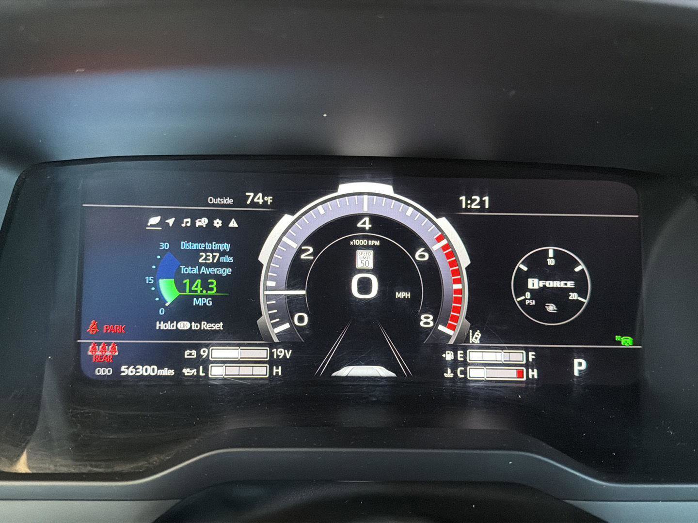 Used 2022 Toyota Tundra Platinum w/ Advanced Package AWD/4WD image 24