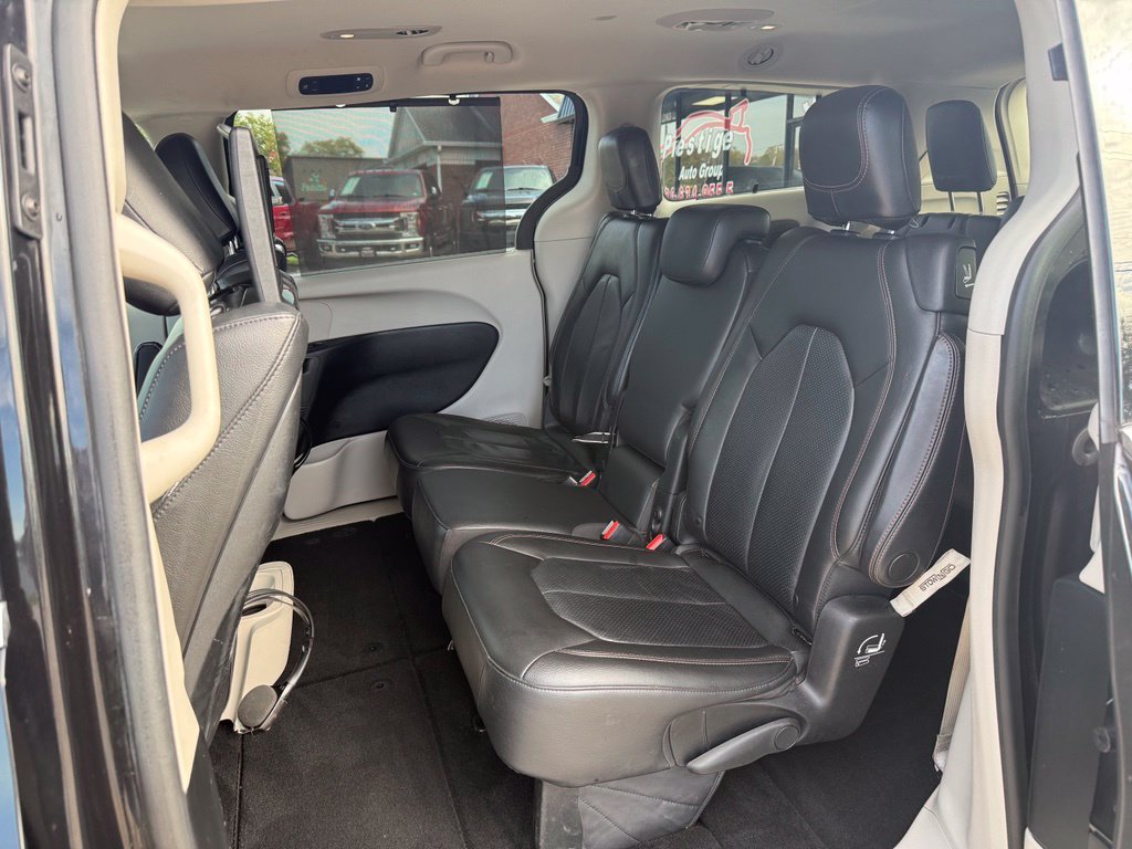 Used 2019 Chrysler Pacifica Touring-L Plus w/ Advanced Safetytec Group FWD image 48