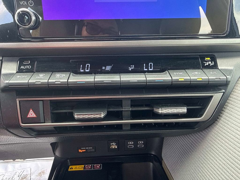 Used 2025 Toyota Camry SE FWD image 21