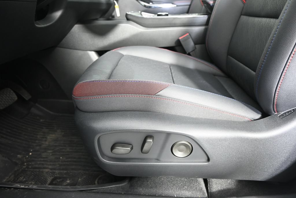 New 2026 Chevrolet Equinox RS w/ Convenience Package III AWD/4WD image 22