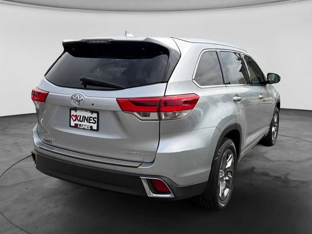 Used 2018 Toyota Highlander Limited Platinum AWD/4WD image 9