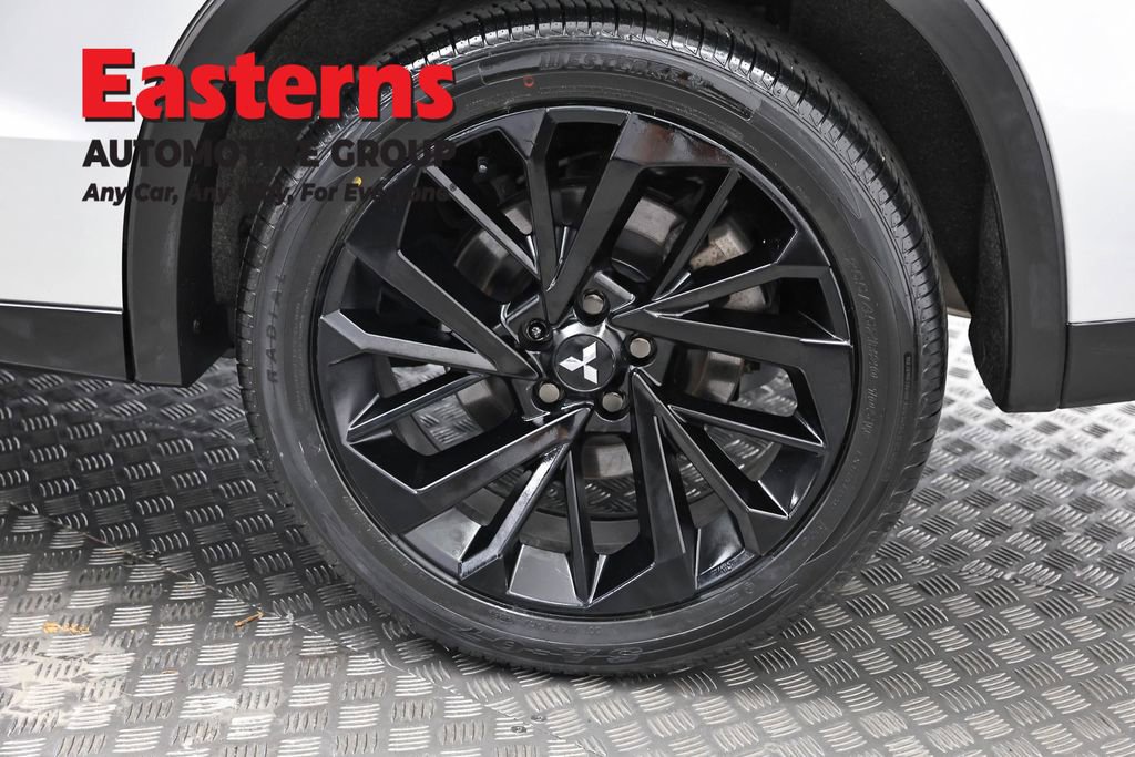 Used 2022 Mitsubishi Outlander SE image 31