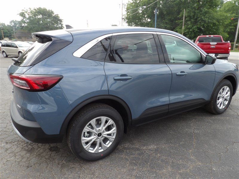 Used 2024 Ford Escape Active w/ Tech Pack #1 AWD/4WD image 9