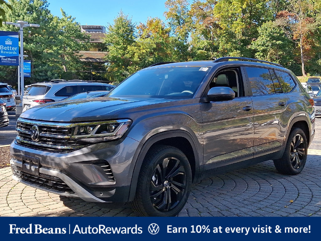 Used 2023 Volkswagen Atlas SE w/ Panoramic Sunroof Package AWD/4WD image 3