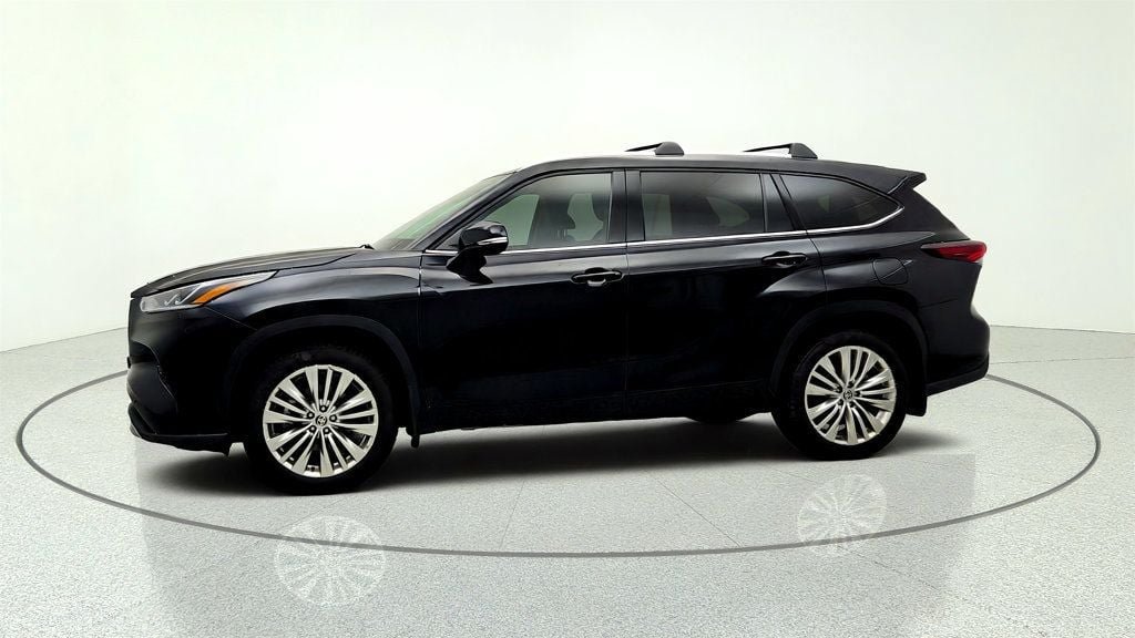 Used 2025 Toyota Highlander Platinum AWD/4WD image 8
