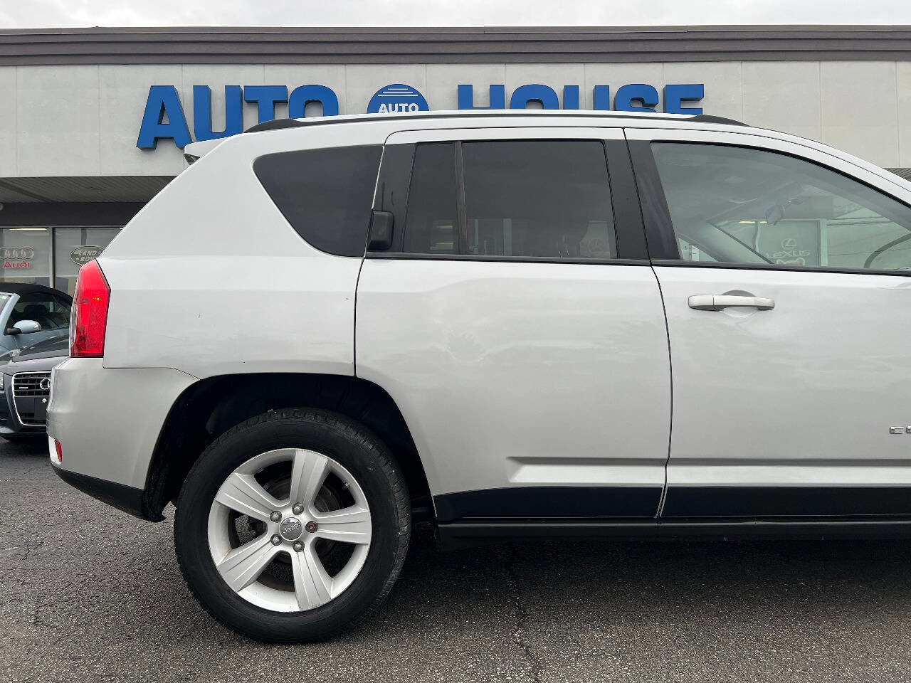 Used 2011 Jeep Compass Latitude AWD/4WD image 35