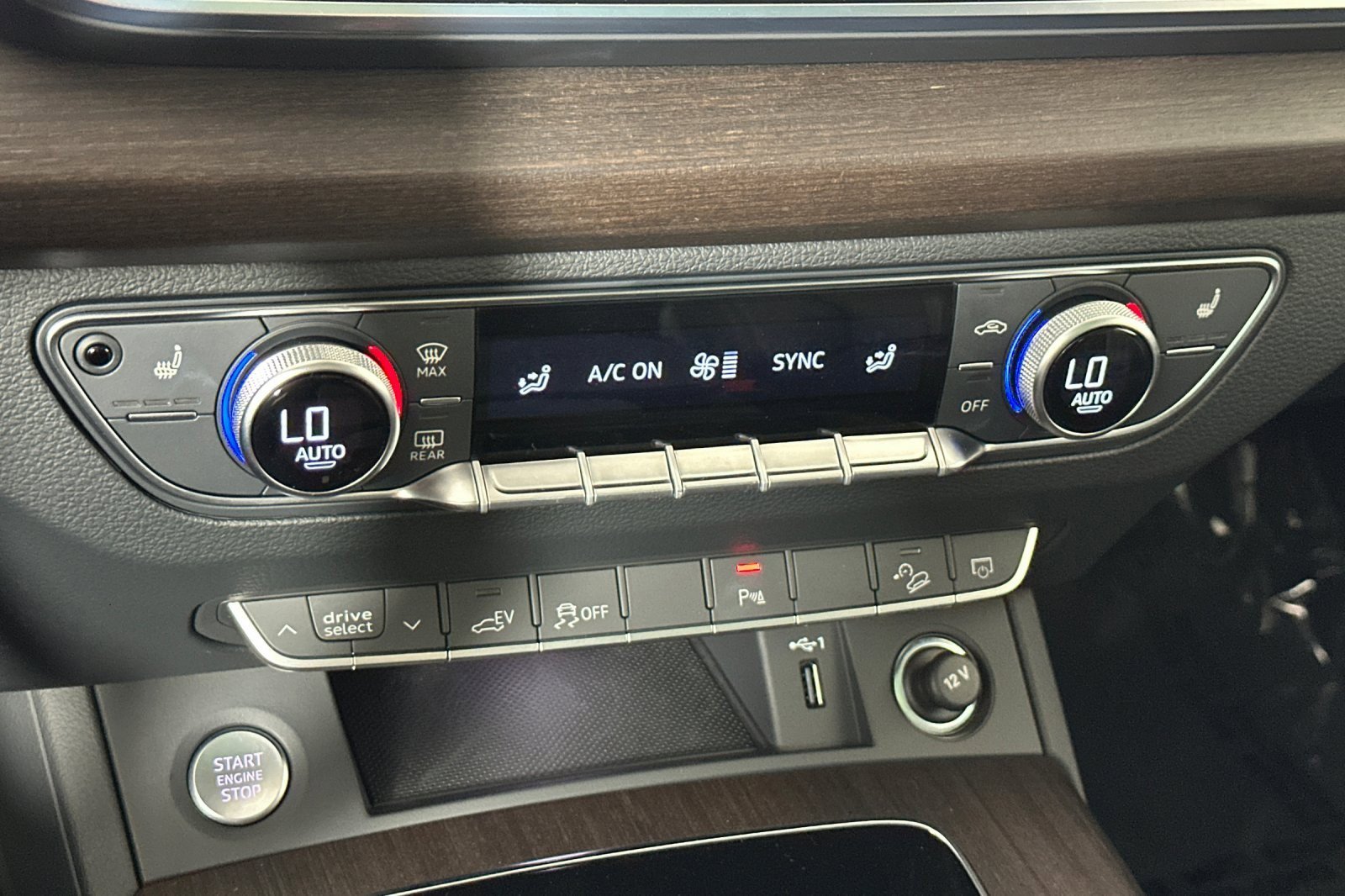 Used 2023 Audi Q5 e Premium w/ Convenience Package image 19