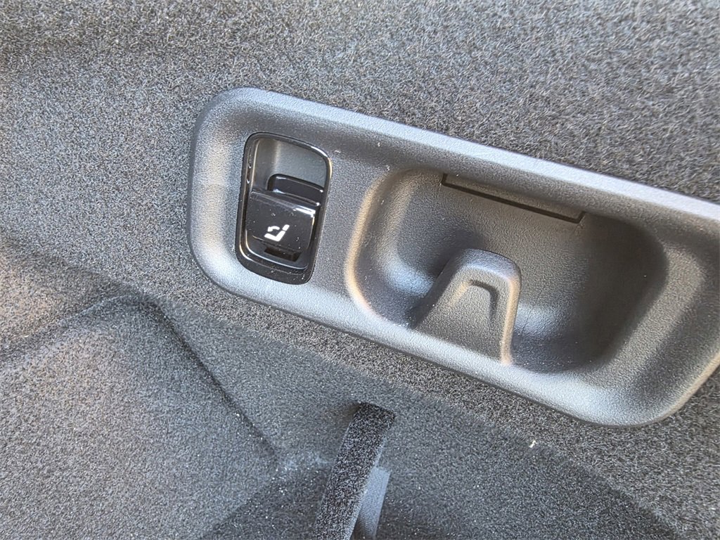 Certified 2025 Mercedes-Benz E 53 AMG e 4MATIC Sedan image 38