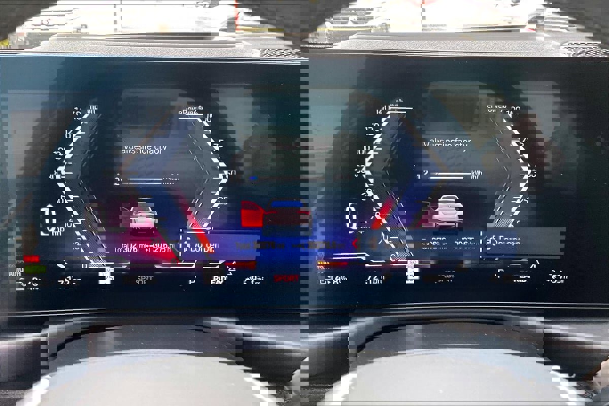 Used 2023 BMW i4 eDrive40 image 16