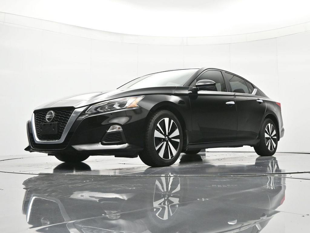 Certified 2022 Nissan Altima 2.5 SV w/ SV Premium Package FWD image 35