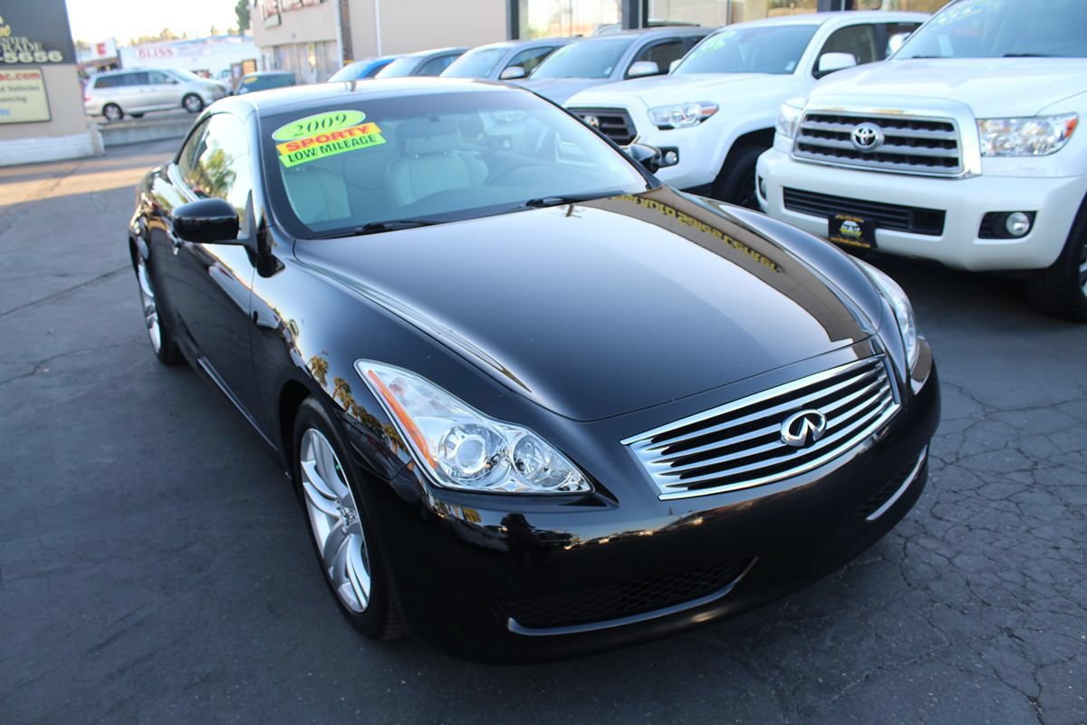 Used 2009 INFINITI G37 Convertible RWD image 8