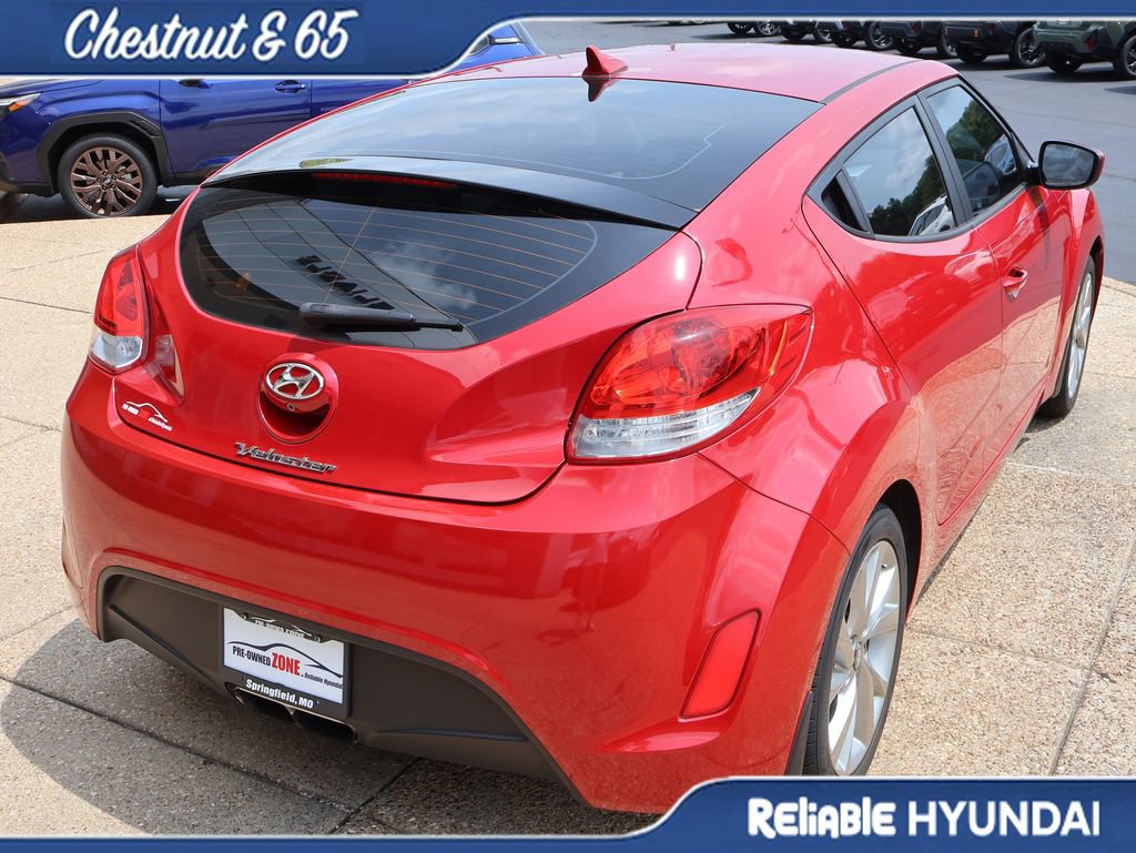 Used 2016 Hyundai Veloster FWD image 6