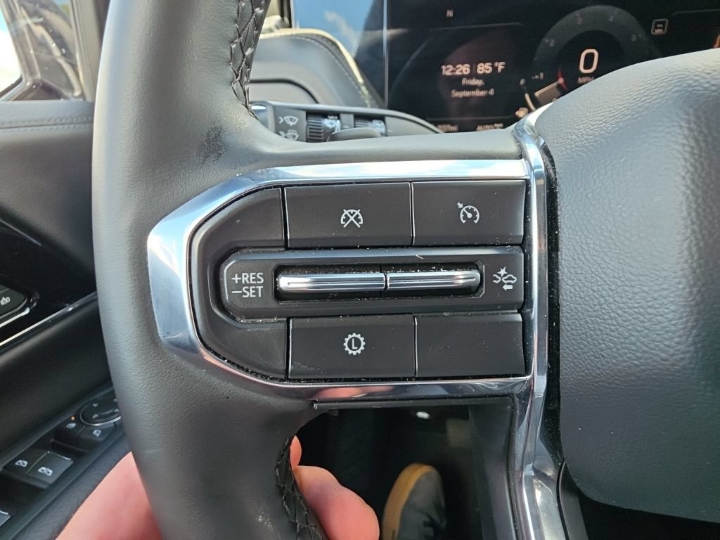Used 2025 GMC Yukon XL Denali AWD/4WD image 30