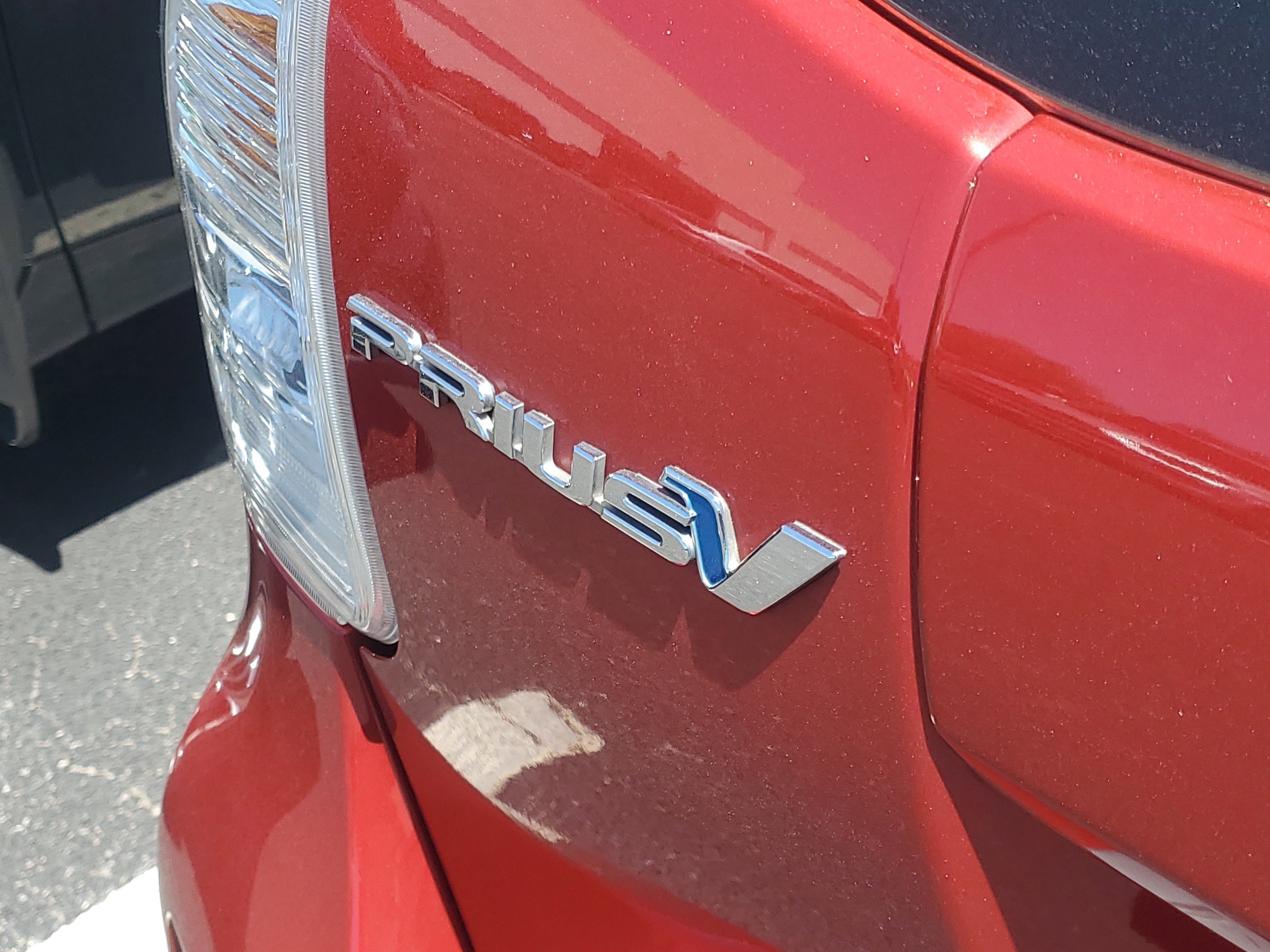 Used 2012 Toyota Prius V Two image 10