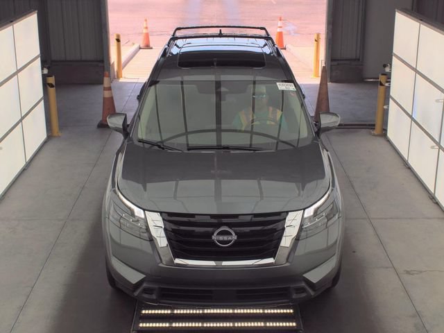 Used 2025 Nissan Pathfinder SV w/ SV Premium Package FWD image 3