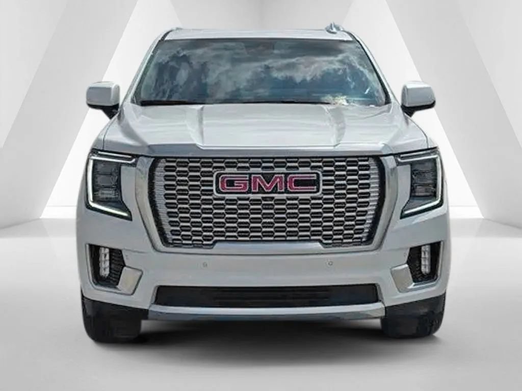 Used 2023 GMC Yukon Denali AWD/4WD image 2