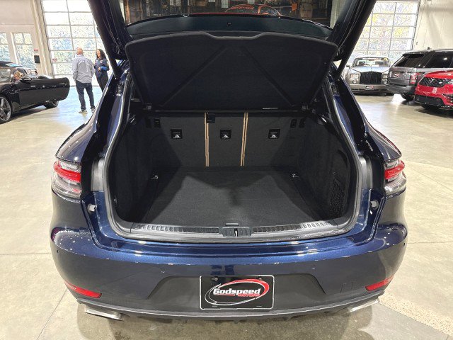 Used 2021 Porsche Macan w/ Premium Package image 16