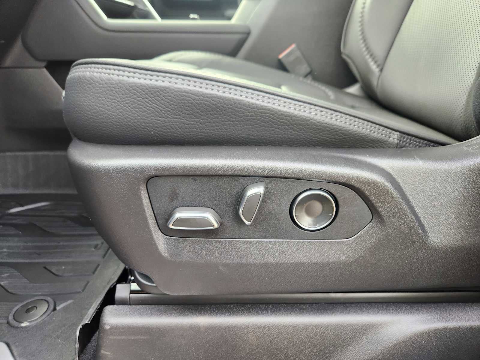 New 2026 GMC Sierra 3500 Denali w/ Denali Reserve Package image 9