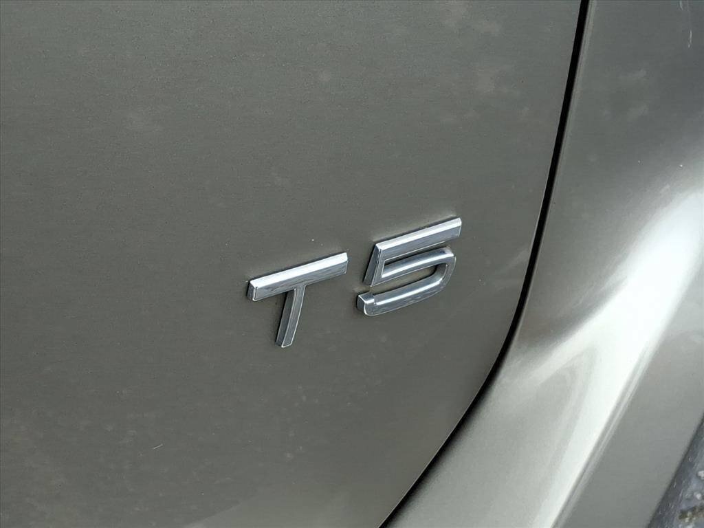 Used 2015 Volvo XC60 T5 Platinum FWD image 6