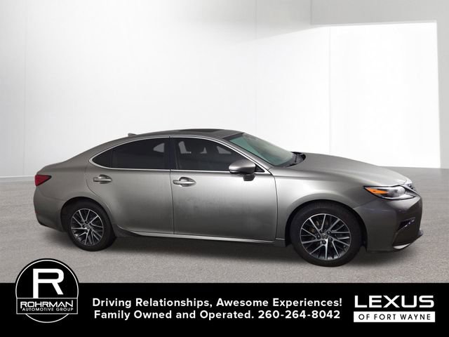 Used 2017 Lexus ES 350 w/ Luxury Package image 5
