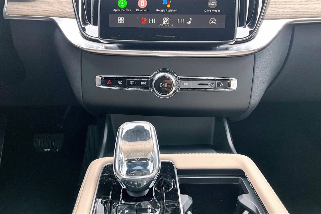 New 2026 Volvo XC90 T8 Core w/ Protection Package Premier image 33