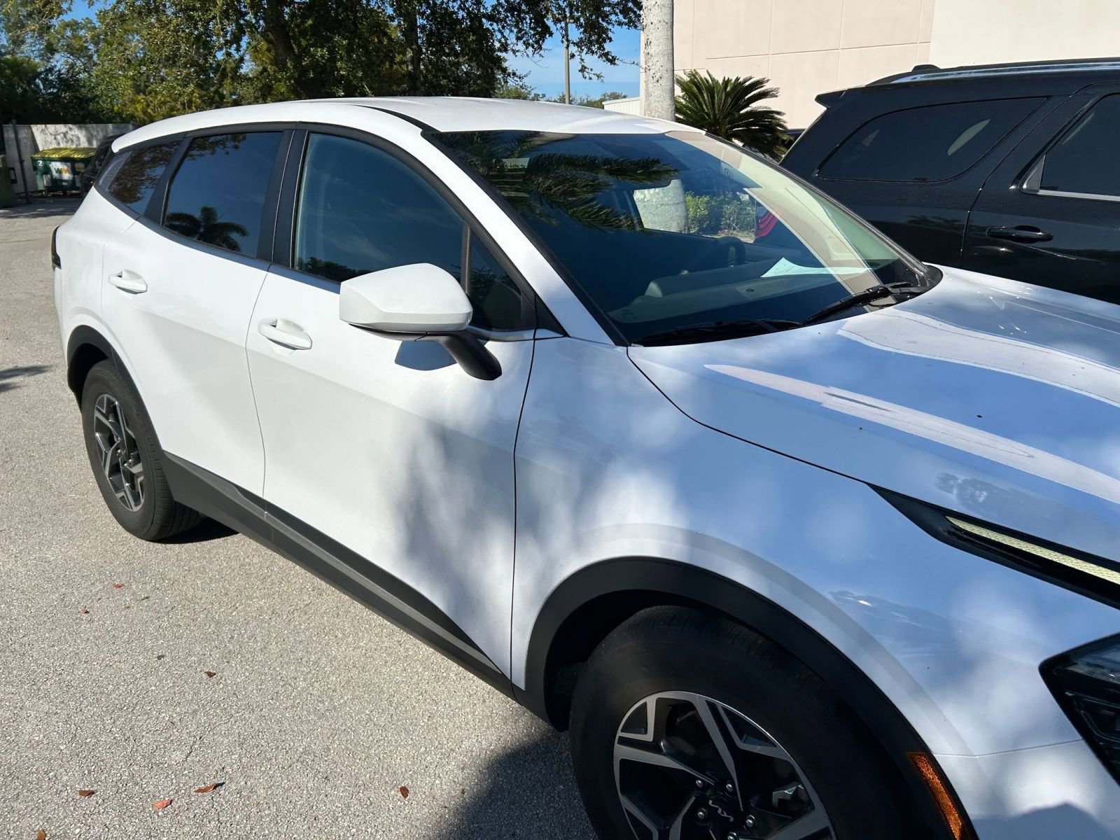 Used 2025 Kia Sportage LX image 2