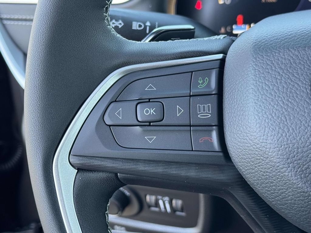 New 2025 Jeep Grand Cherokee L Altitude AWD/4WD image 23