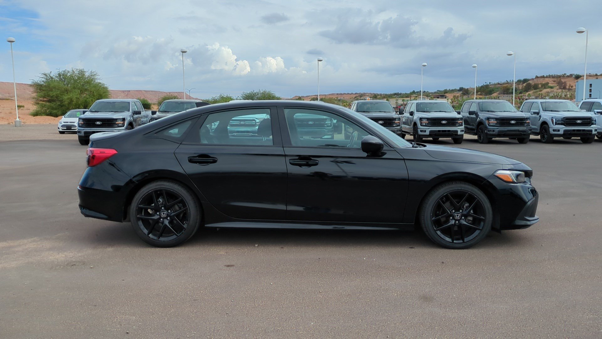 Used 2024 Honda Civic Sport image 2