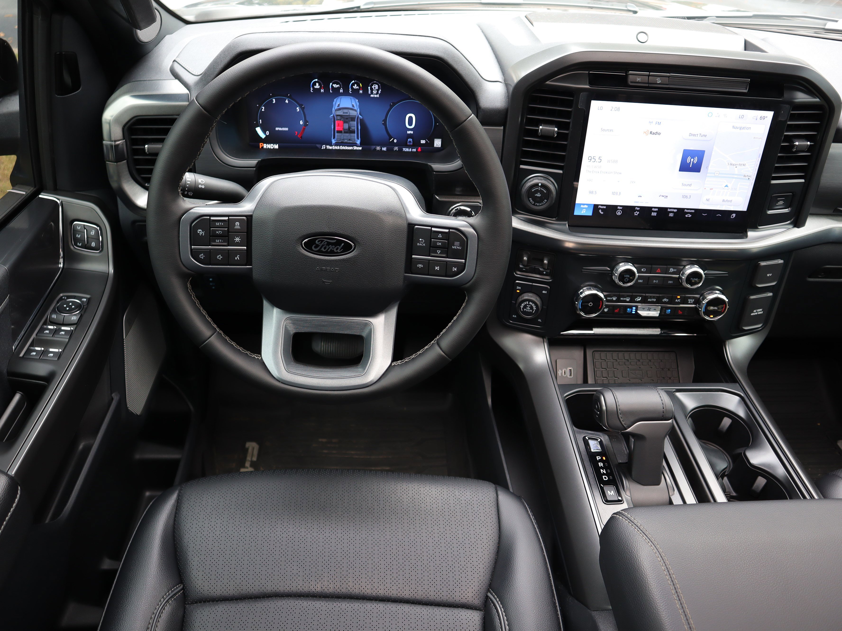 Used 2025 Ford F150 Lariat w/ Equipment Group 501A Mid image 6