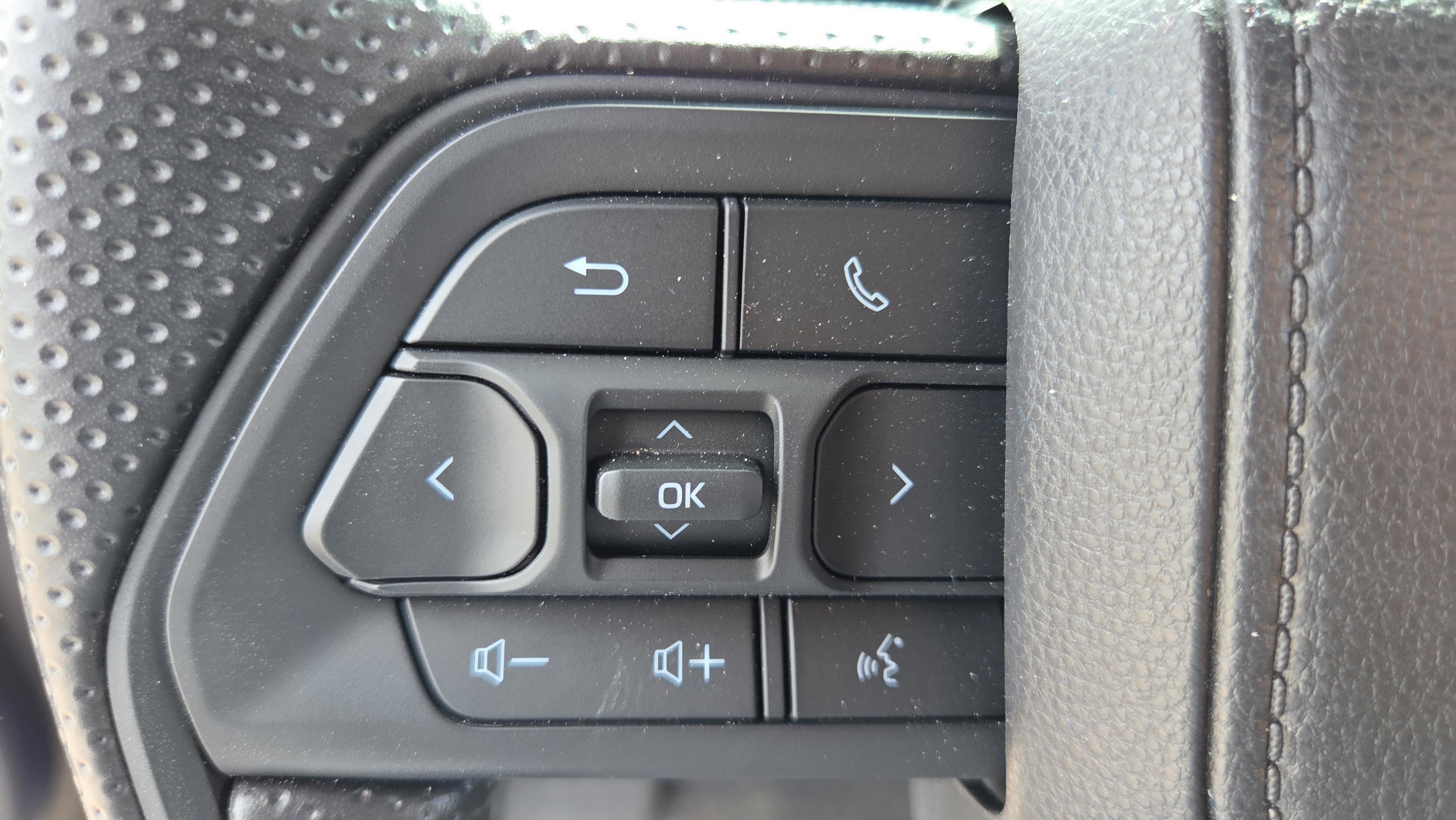 Used 2025 Toyota Tacoma SR5 RWD image 23