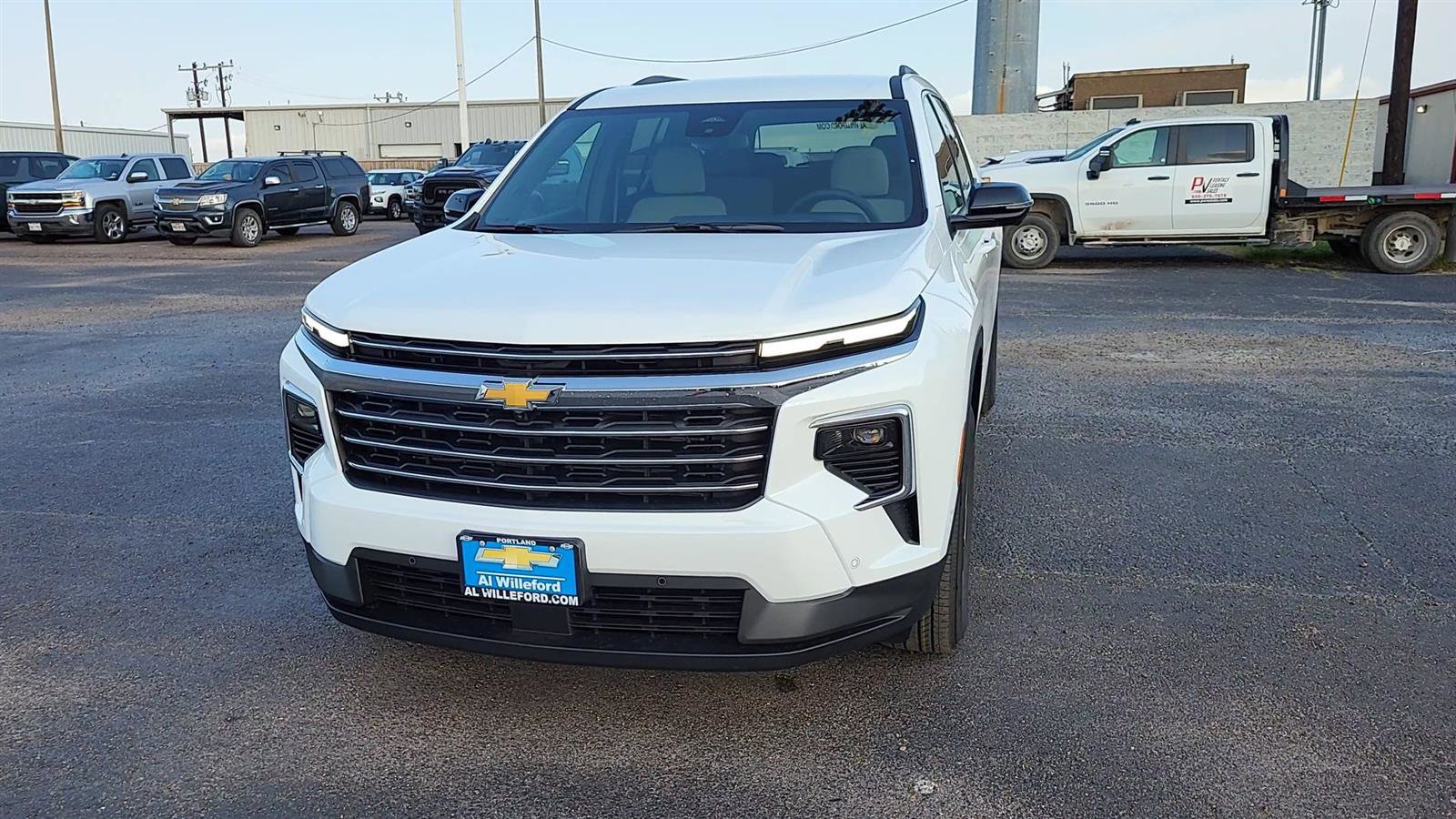 New 2025 Chevrolet Traverse LT w/ Enhanced Driving Package image 3